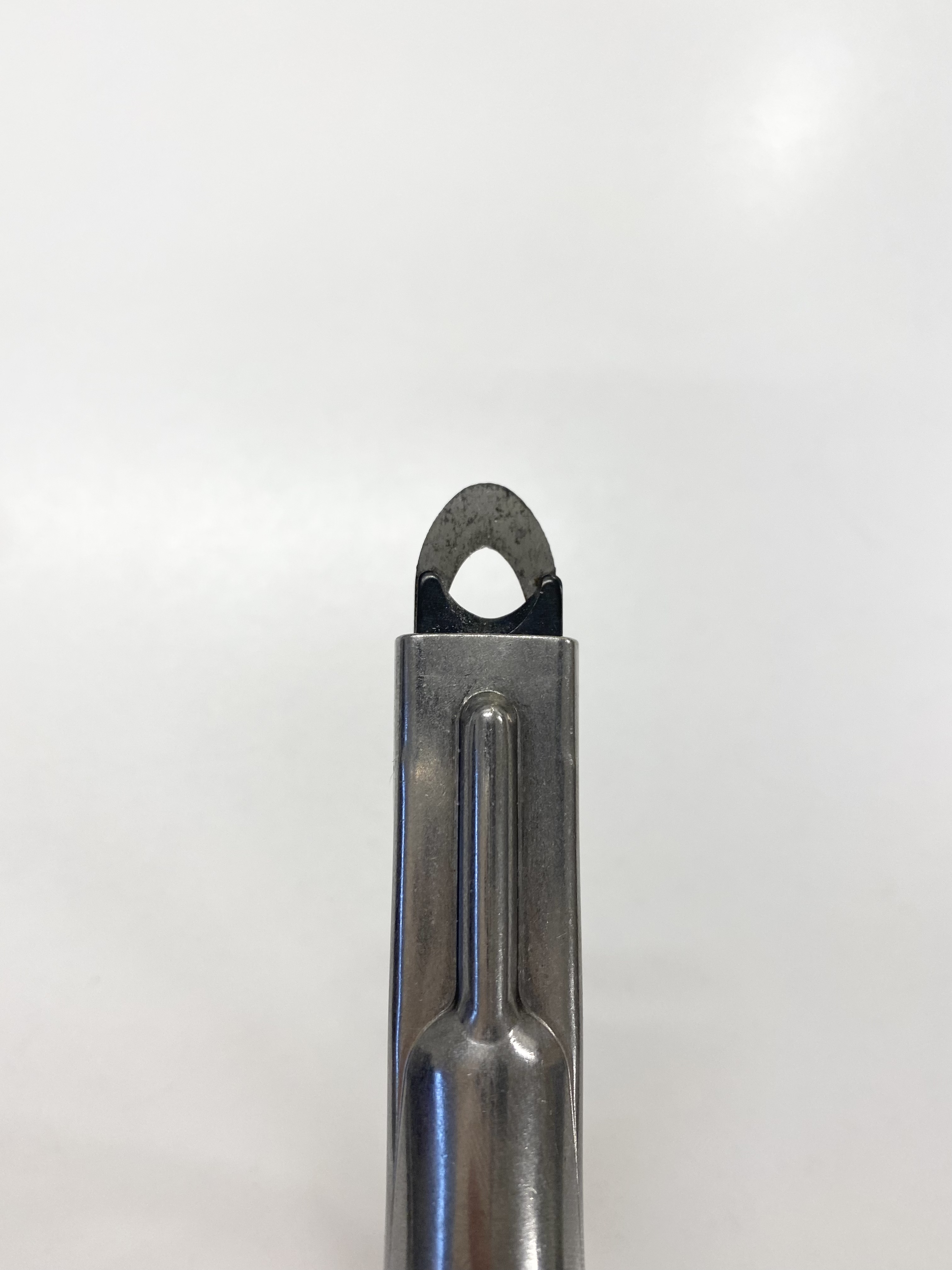 ギロチンタイプの爪切り