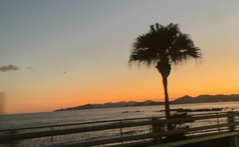 夕暮れの海