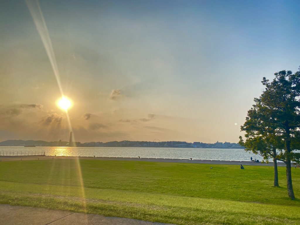 夕日が見える川