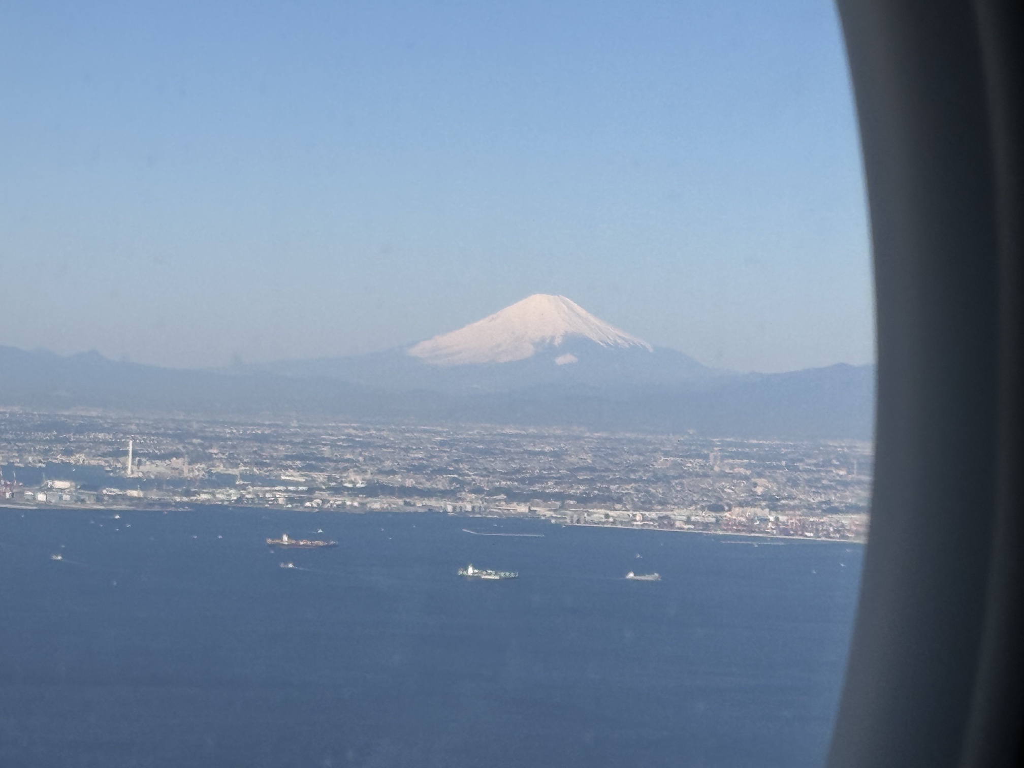 飛行機から見える富士山